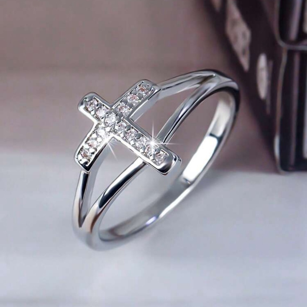 Silver tone Platinum Plated Zirconia Decorated Cross Ring